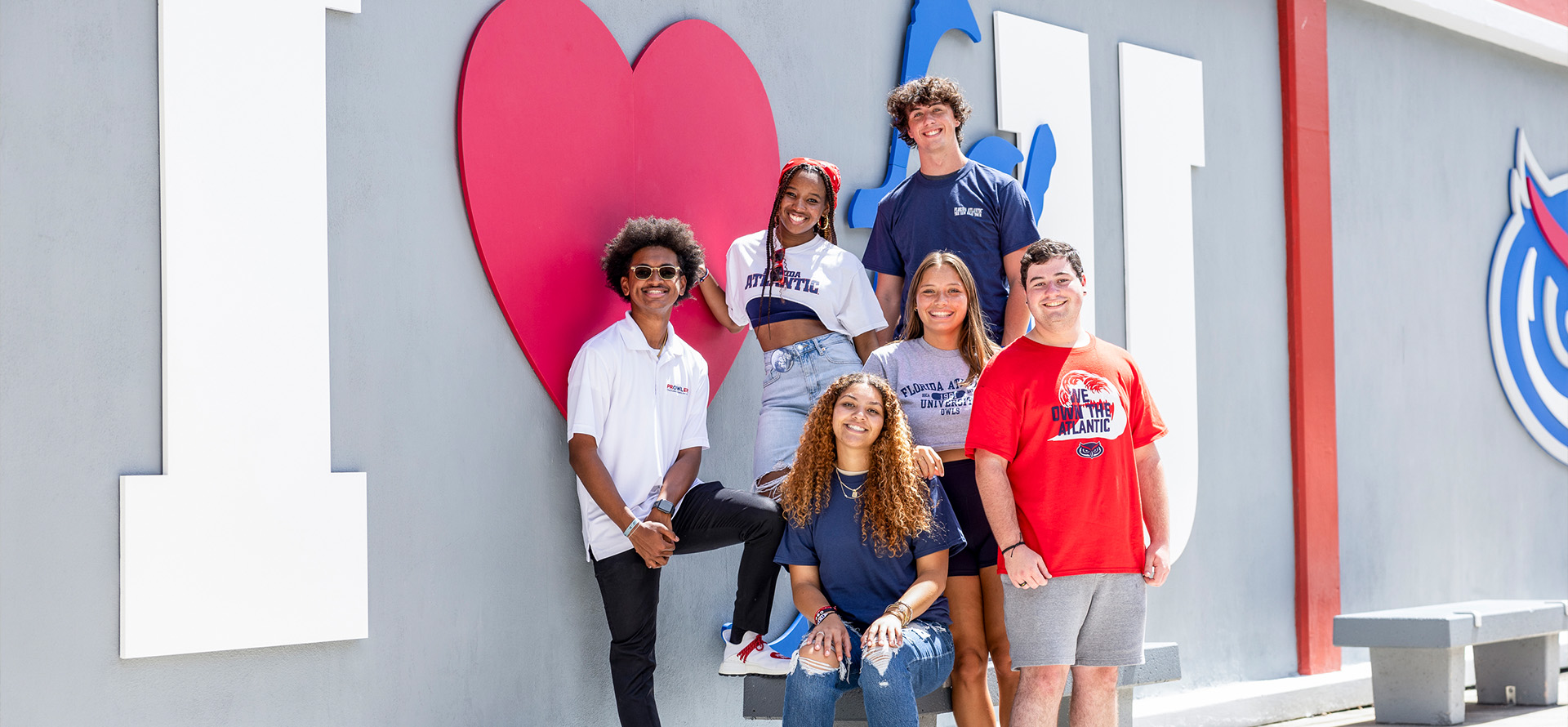 Group of FAU students smiling