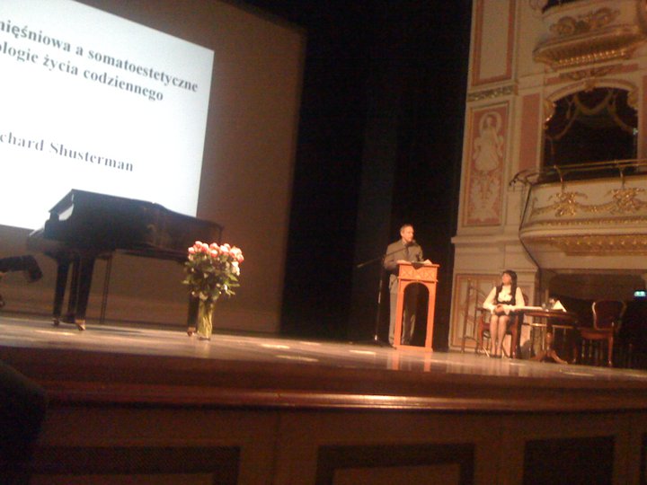 Shusterman presenting at the Wroclaw Physiotherapy Congress May 2010
