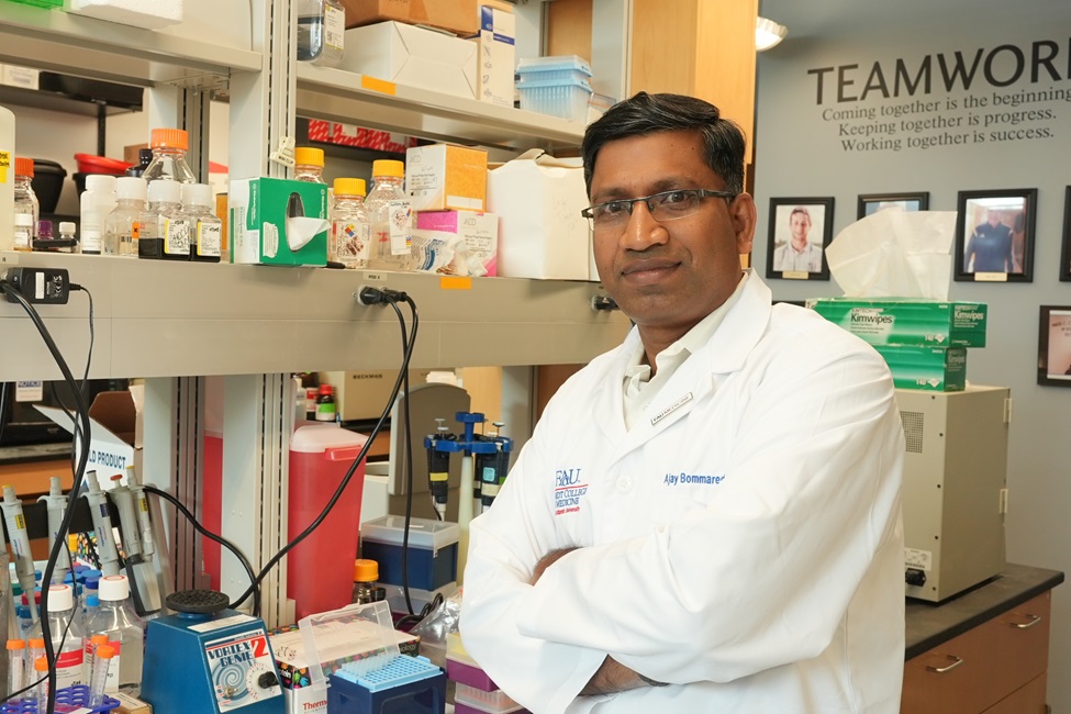 Ajay Bommareddy, Ph.D. in lab