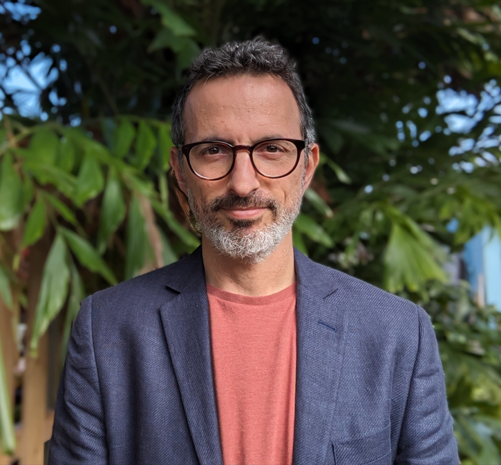 Headshot Eyal Weinberg