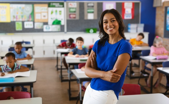 Get Ready: Real-Time Visual Feedback Boosts Teacher Candidates’ Use of Open-Ended Questions