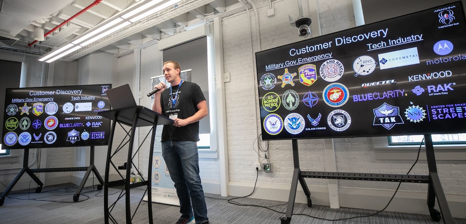 Jacob Kahn presenting his startup Arachna