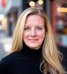 Headshot of Tracy Leveillee