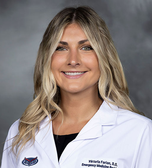 Headshot of Viktoria Farian, D.O.