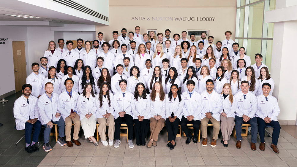 Entering class 2025 group photo