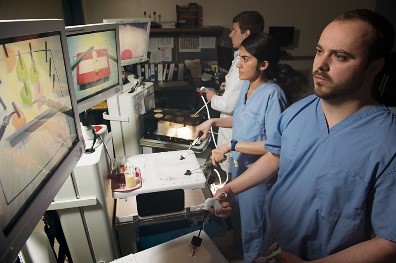Surgery residents practicing in lab setting