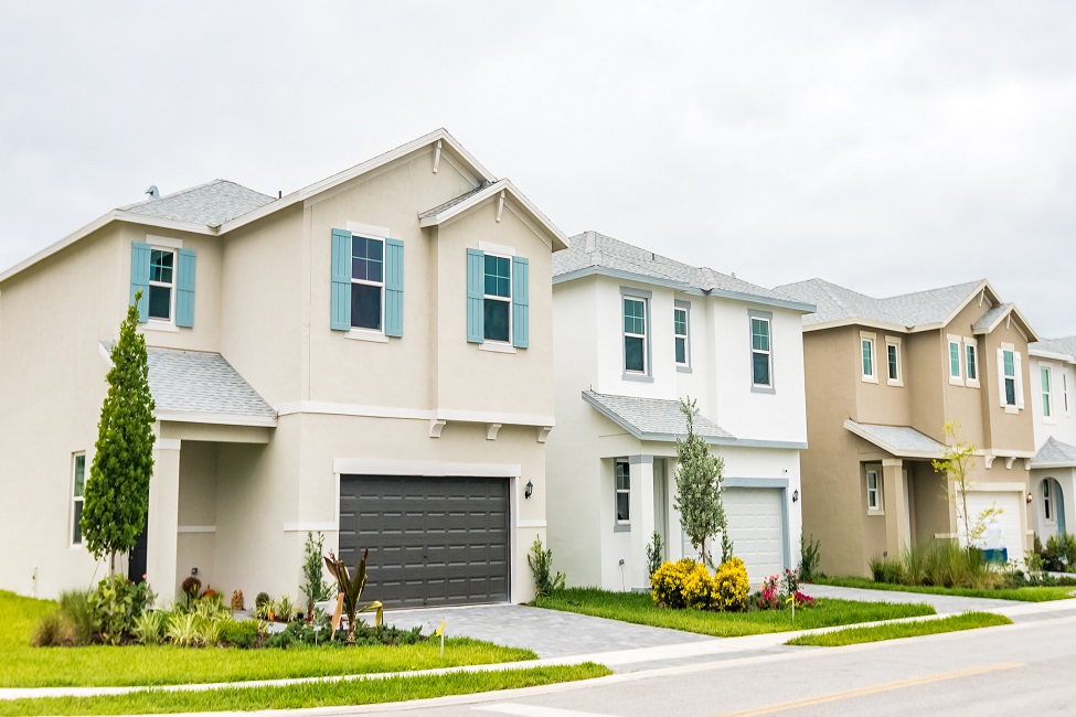 FAU | Overpriced Florida Homes Spark Fears of Market Instability