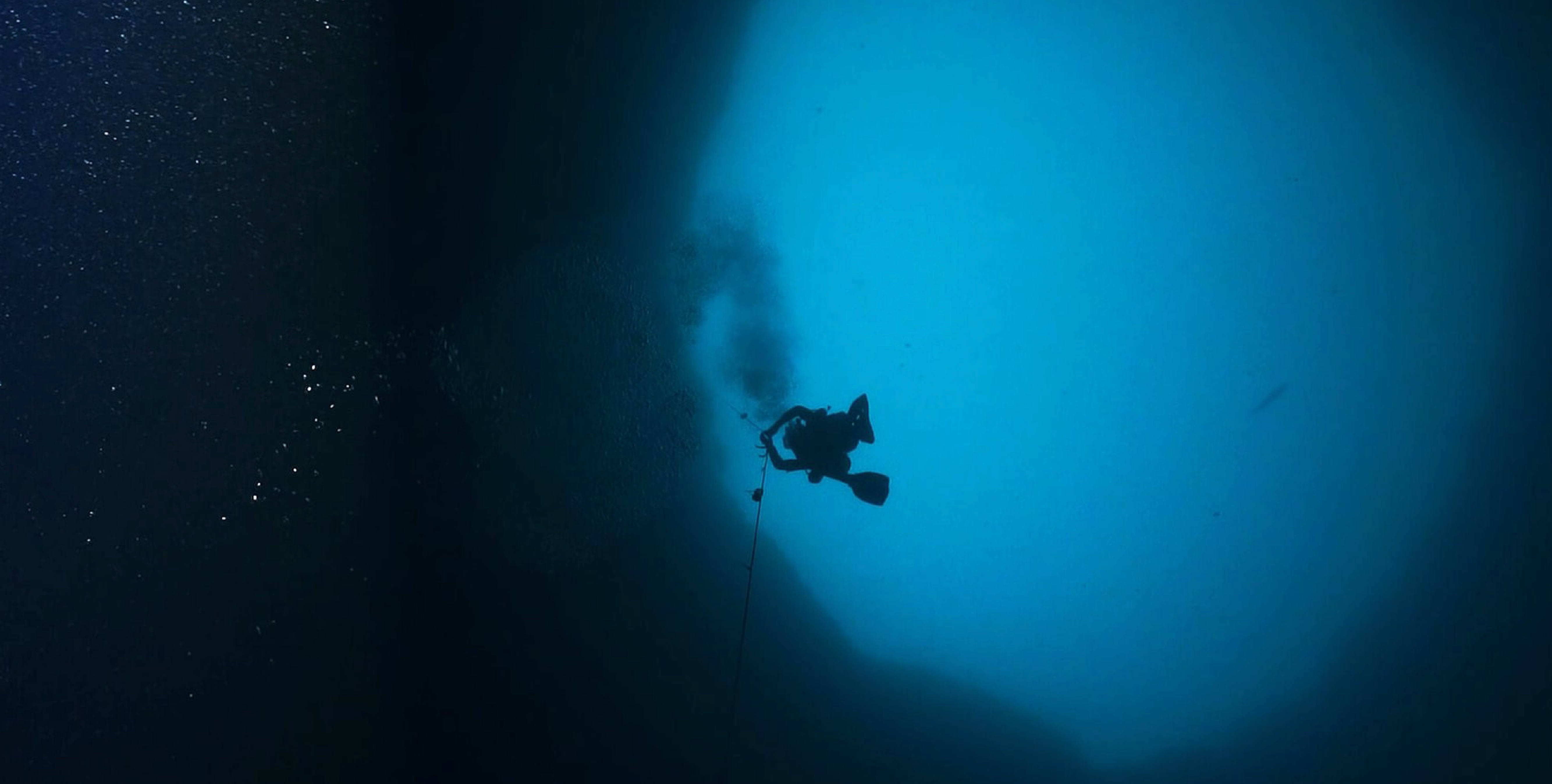 image of blue hole in the ocean