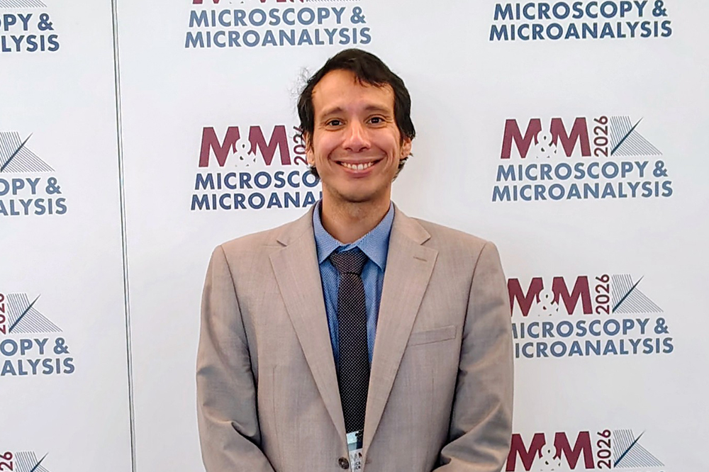 Edward De La Uz - Chemistry Ph.D. Student Honored with National Microscopy Award