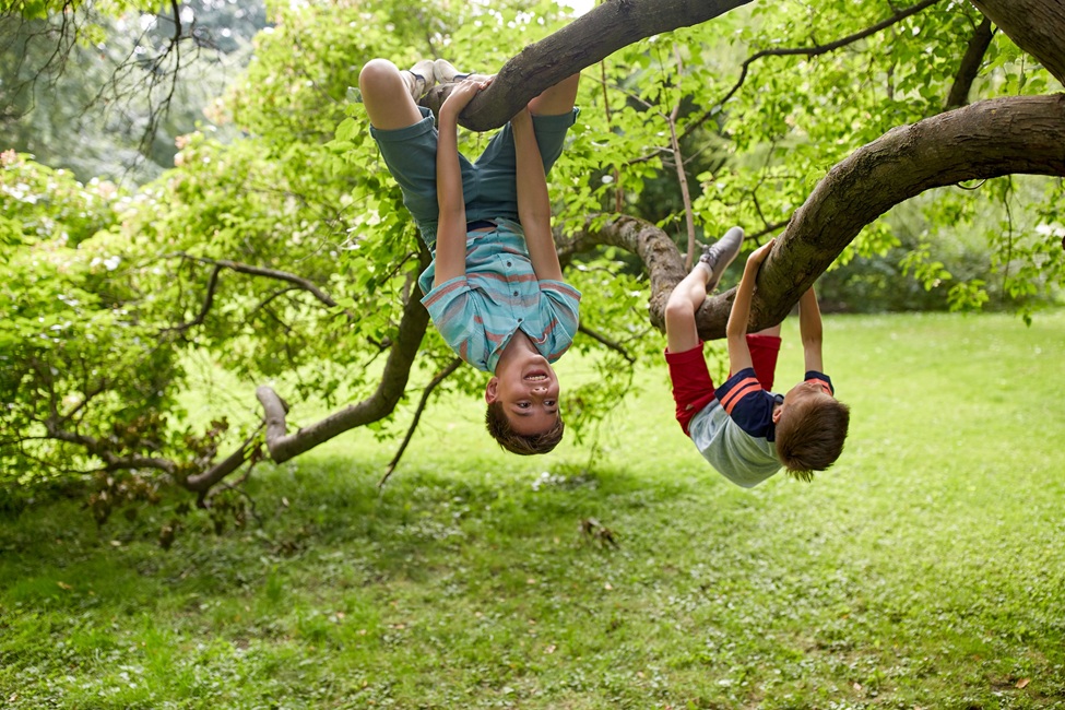 Forbidden Friends Become Former Friends After Moms Voice Disapproval