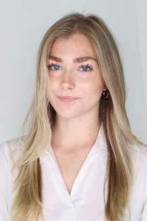 Julianna Webster headshot