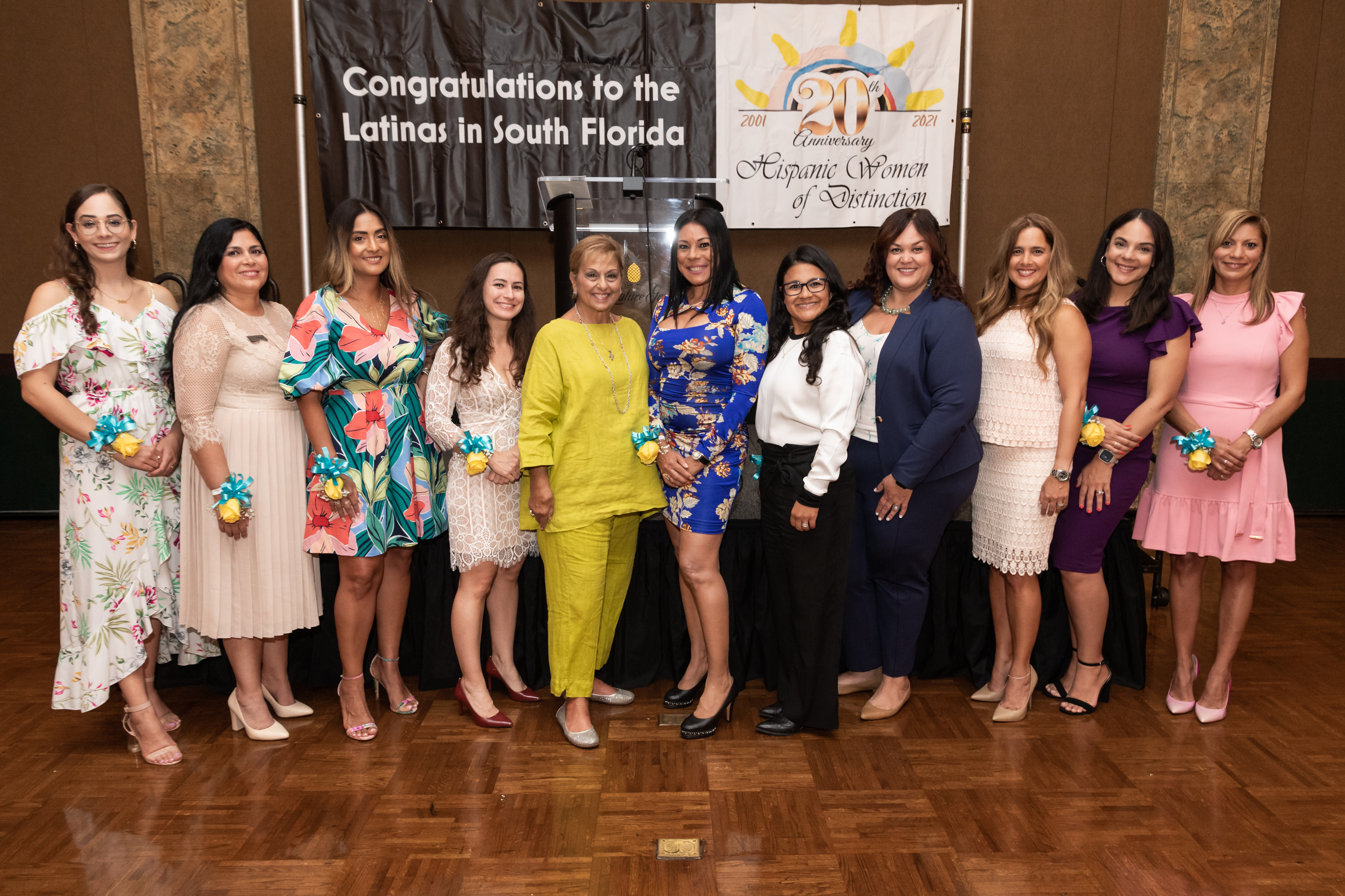 Dean Luna (third from right) with her fellow 2022 Hispanic Women of Distinction Honorees
