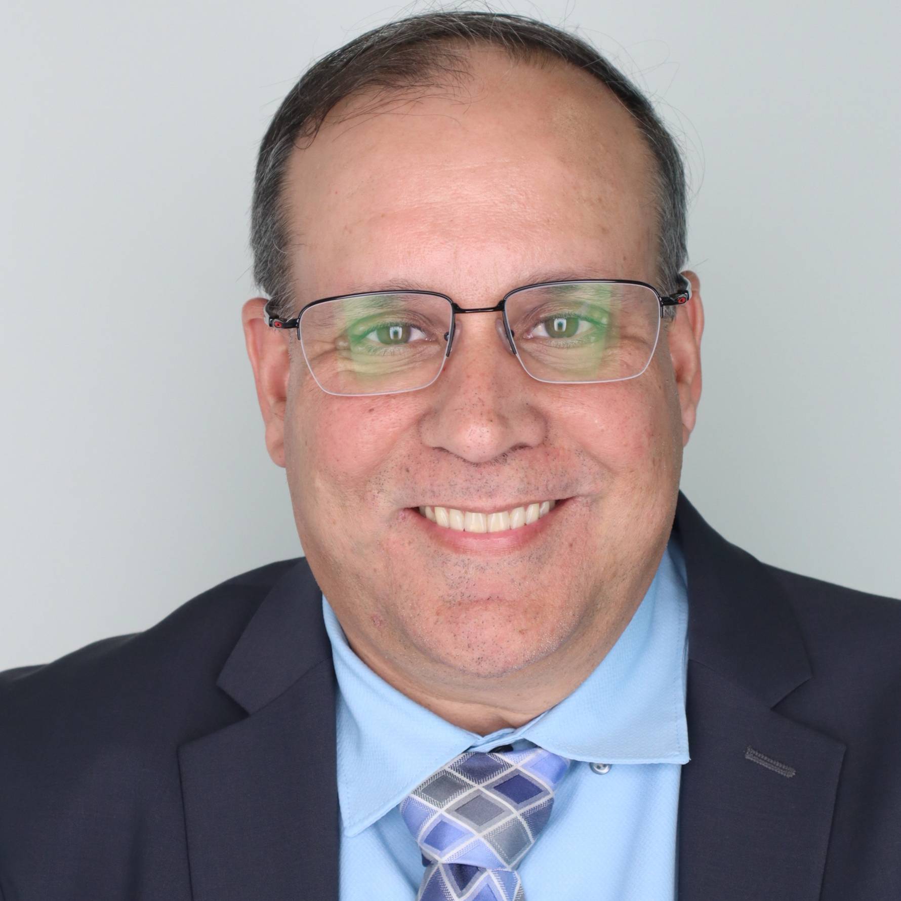 Oswaldo Sierra headshot