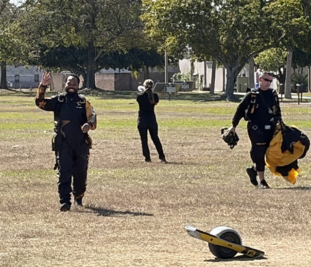FAU MVSS Leaders Skydive with the U.S. Army Golden Knights